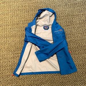 Patagonia teal youth large raincoat